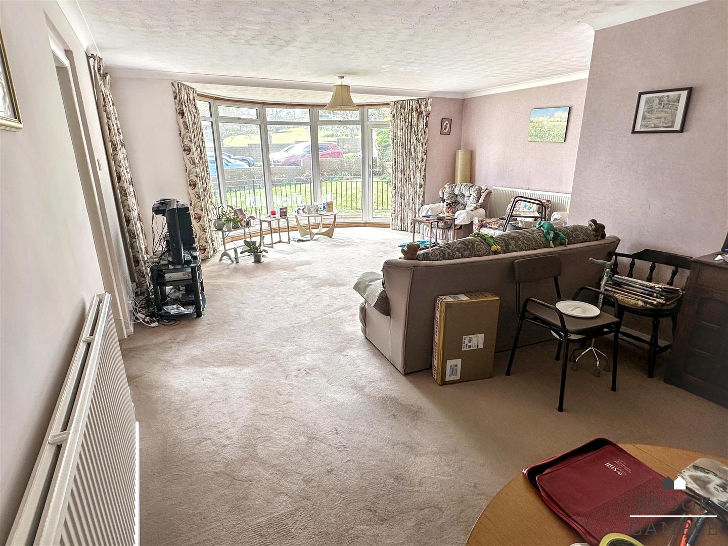 3 Bedroom Flat. St. Johns Road in Eastbourne,  3